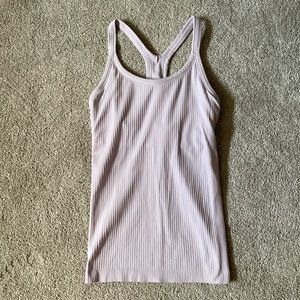 Lululemon Lavender size 6 razorback